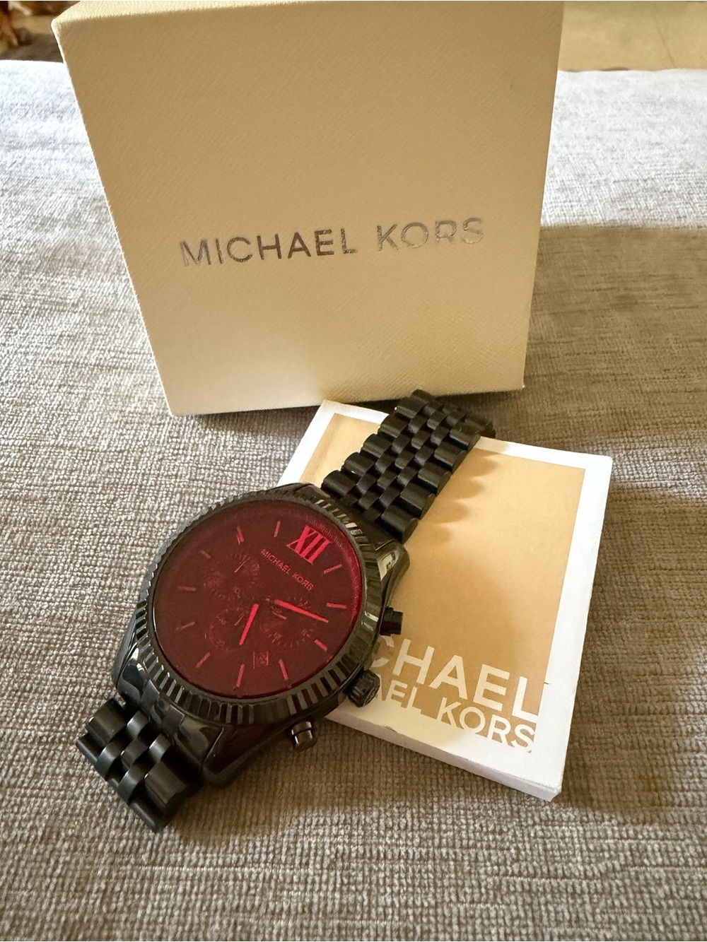 Michael Kors Lexington
Chronograph watch (Model MK8733),